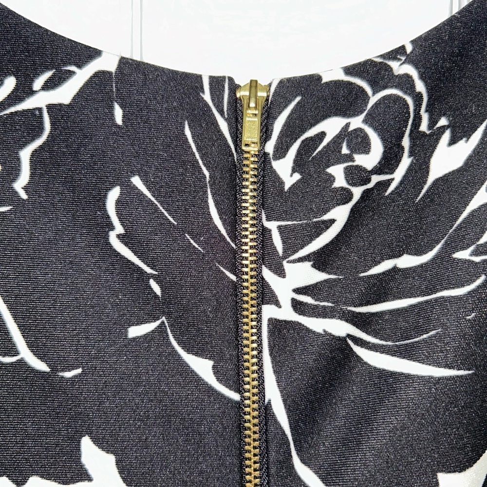 NWOT just Taylor sleeveless dress - Picture 3 of 6